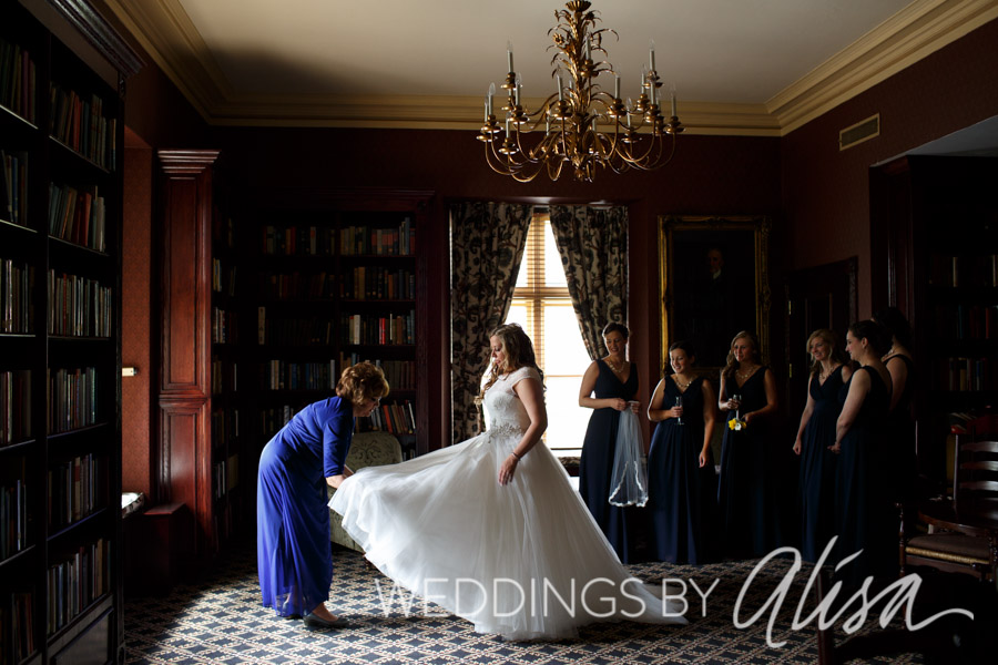Bride getting ready for wedding in library at Pittsburgh Athletic Association